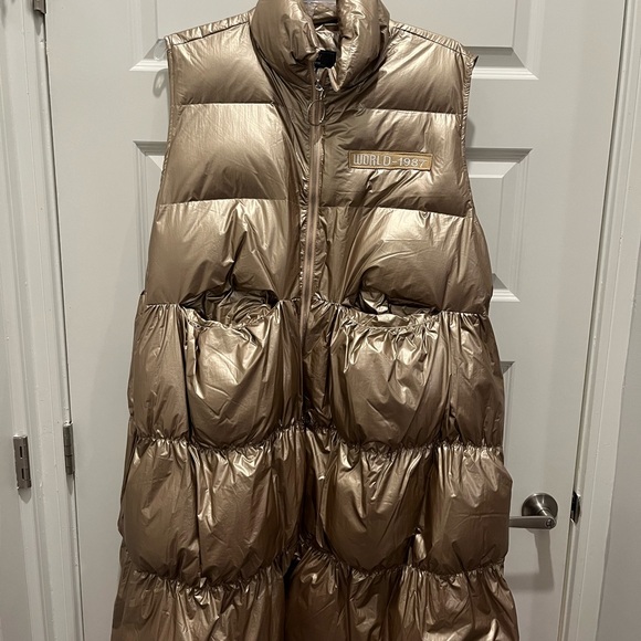 Esy Jackets & Blazers - 🌟🌟SHIMMERING GOLD METALLIC  Puffer Vest/Coat🌟🌟